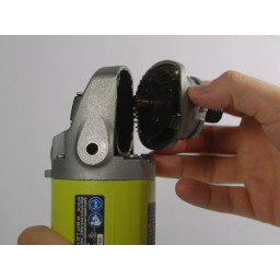 RYOBI P422 Замена шлифовальной головки